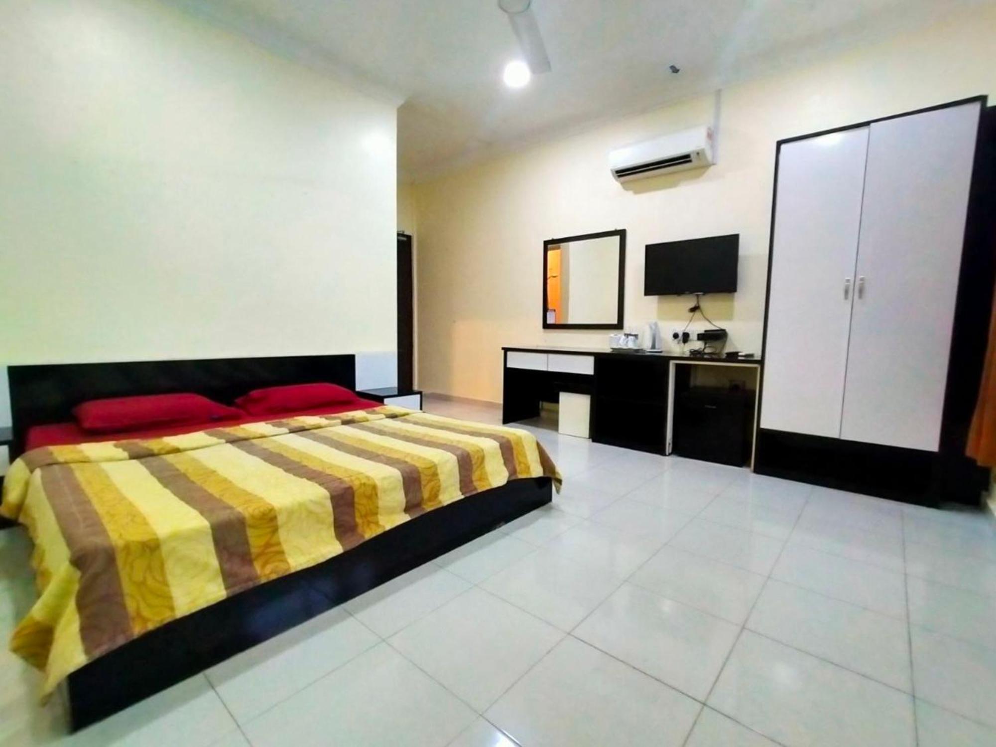 Capital O 91118 Chalet Seri Idaman Bayan Lepas Esterno foto