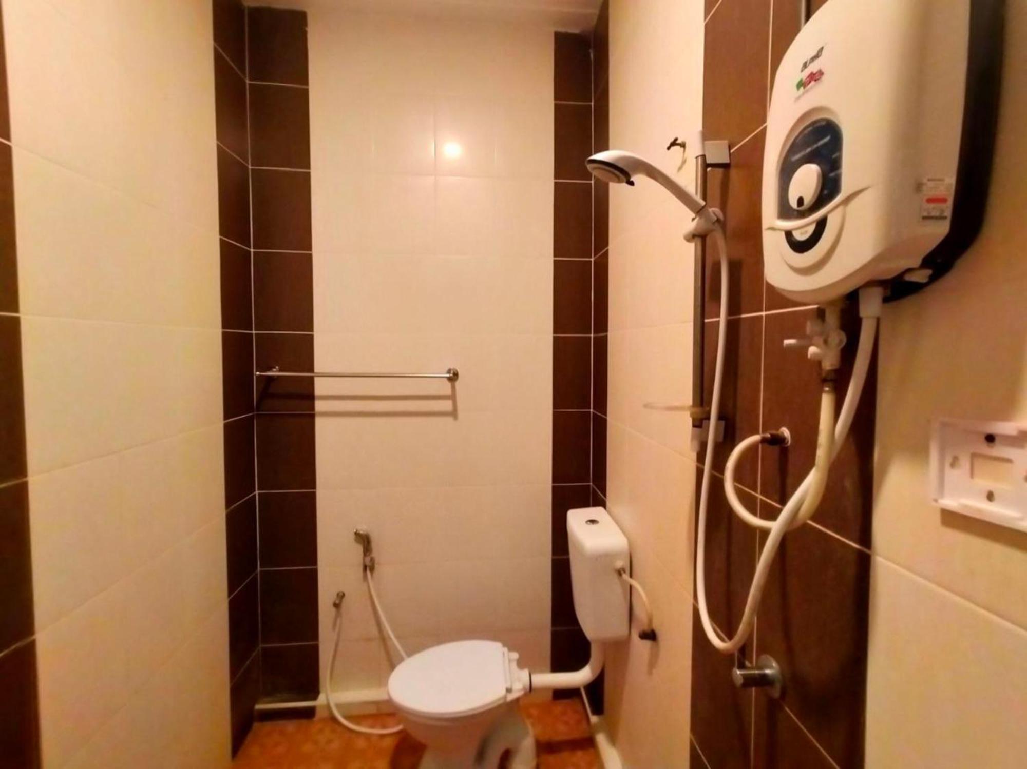 Capital O 91118 Chalet Seri Idaman Bayan Lepas Esterno foto